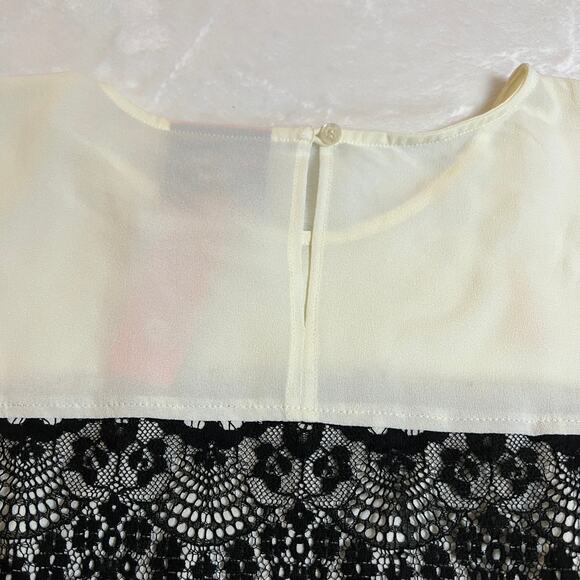 Romeo & Juliet Couture Crewneck Lace Chiffon Blouse Size Small NEW Lightweight - Picture 5 of 10
